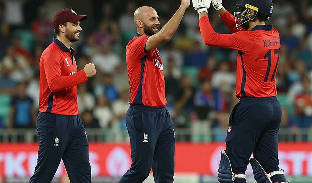 ভোলের অপরাজিত শতক: অস্ট্রেলিয়ার জয়ের আড়ালে এক প্রজন্মের নীরব হাতবদল