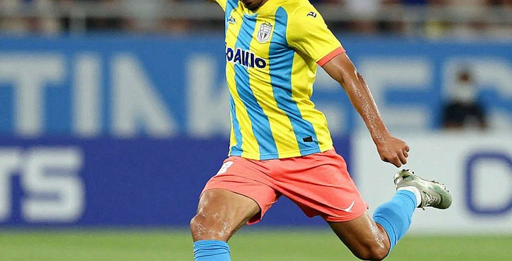 Empty Blocks, Unfinished Sentences: The Information Blockchain of the Transfer Window Empty Blocks, Unfinished Sentences: The Information Blockchain of the Transfer Window