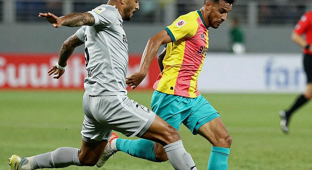 ভোলেনডামের ঠান্ডা কণ্ঠস্বর: একজন কোচ, একজন কিশোর, আর যে রাতে তারা প্রায় লড়াই করেই ফেলেছিল