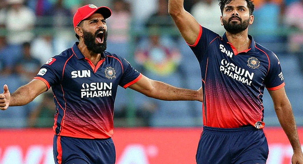 ফারহান ভেঙে দিলেন অভিষেকের রেকর্ড, তবু ২৩০ রানের গল্পটা সংখ্যার চেয়ে ছোট