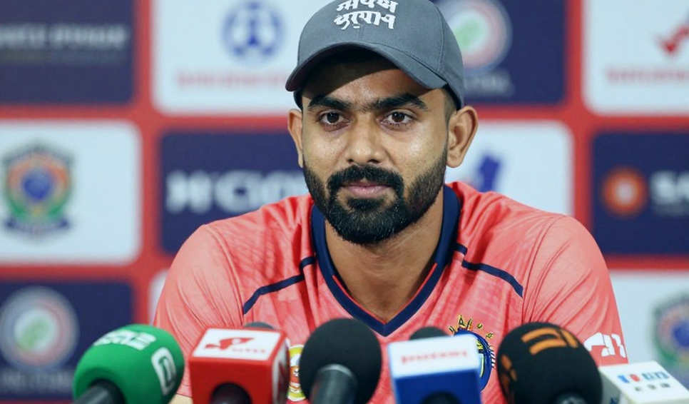 ম্যানচেস্টার সিটি বনাম লিভারপুলের লাল কার্ড থেকে এমবাপ্পের ১৯ বছরের অনুচ্ছেদ: ফুটবল প্রতিবেদনের তথ্যগত শূন্যতা ও বিশ্লেষণমূলক সতর্কতা ম্যানচেস্টার সিটি বনাম লিভারপুলের লাল কার্ড থেকে এমবাপ্পের ১৯ বছরের অনুচ্ছেদ: ফুটবল প্রতিবেদনের তথ্যগত শূন্যতা ও বিশ্লেষণমূলক সতর্কতা