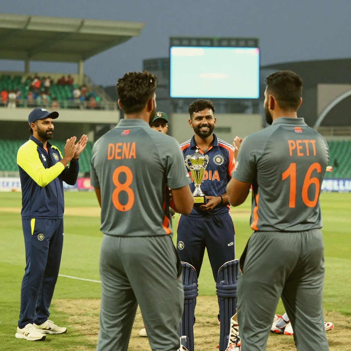 ব্লকচেইন ও ক্রিকেট: ডেটা বিশ্লেষণের নতুন যুগ ব্লকচেইন ও ক্রিকেট: ডেটা বিশ্লেষণের নতুন যুগ