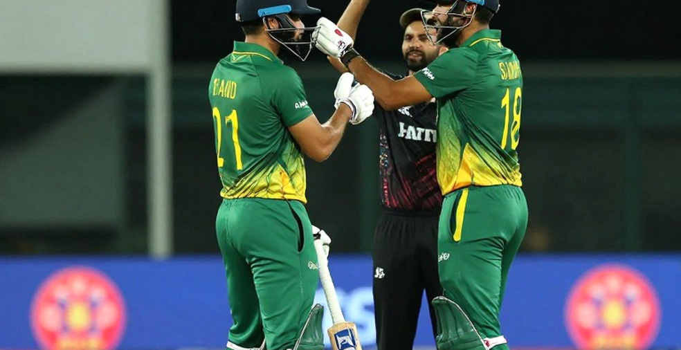 পনেরো ডিগ্রির আগে সাতচল্লিশ: আলিস আল ইসলামের রিপোর্টে যে কলামগুলো কেউ পড়ে না