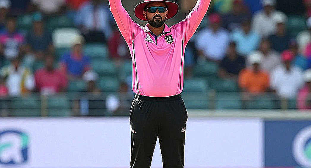 জানালার বাইরে বৃষ্টি: বাংলাদেশ ক্রিকেটের ট্রান্সফার উইন্ডোয় কাগজ, কোট আর নীরব দরদাম