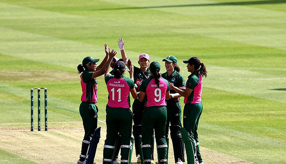 Blockchain's Quiet Hand Inside Cricket's Roar: Fan Tokens, Auction Economics and a Teenager from Sylhet