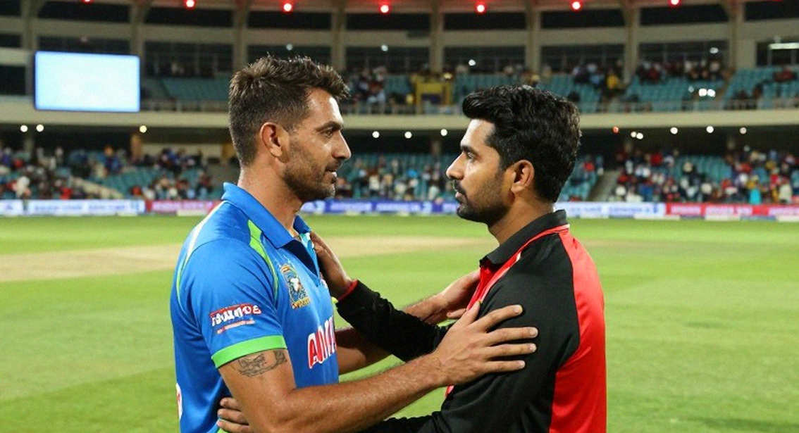 এক বছরের চুক্তি, চার নম্বর ক্লাব: ক্লো ট্রায়ন আর রেনেগেডসের হিসাবি ক্রিকেট