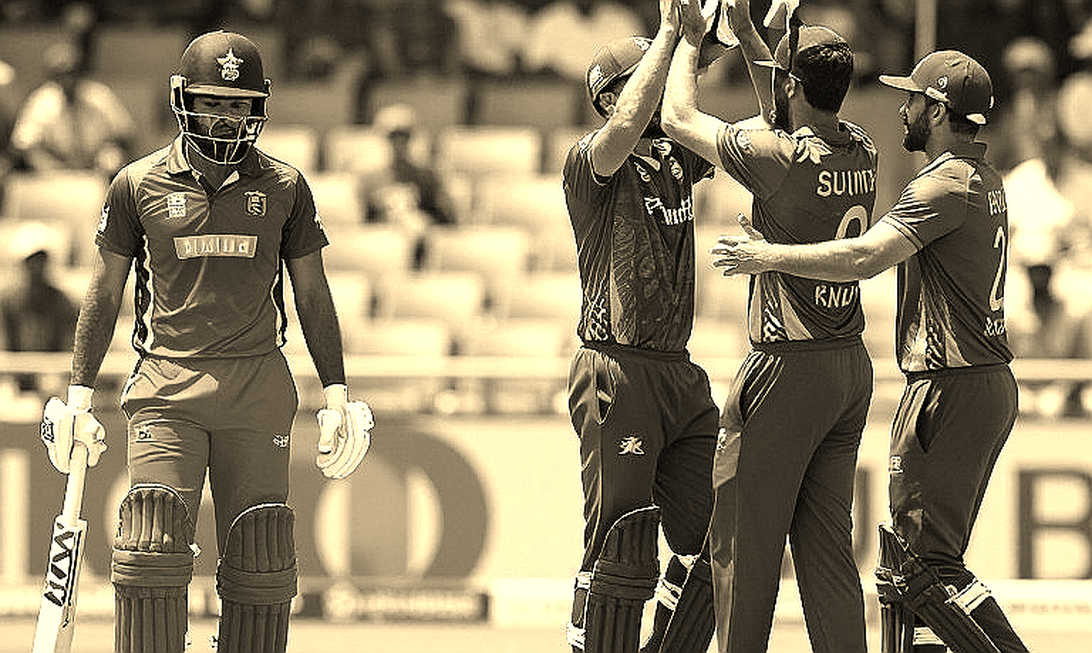 নাহিদা আক্তারের হাতে টি-টোয়েন্টি আর্মব্যান্ড: আসল গল্পটা নেতৃত্বের পাইপলাইনে
