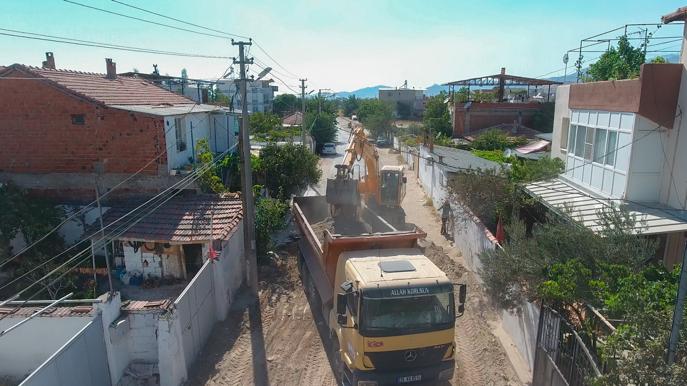 10 YILDIR BEKLENEN YOL İÇİN DÜĞMEYE BASILDI