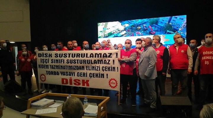 DİSK’ten Büyükşehir Meclisi’nde eylem!