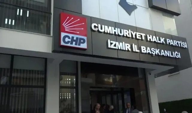 CHP İzmir'de flaş karar: İki ilçe başkanı görevden alındı