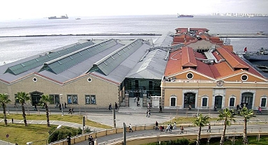 Konak Pier’de Saatlerdir Süren Elektrik Kesintisi Esnafı İsyan Ettirdi