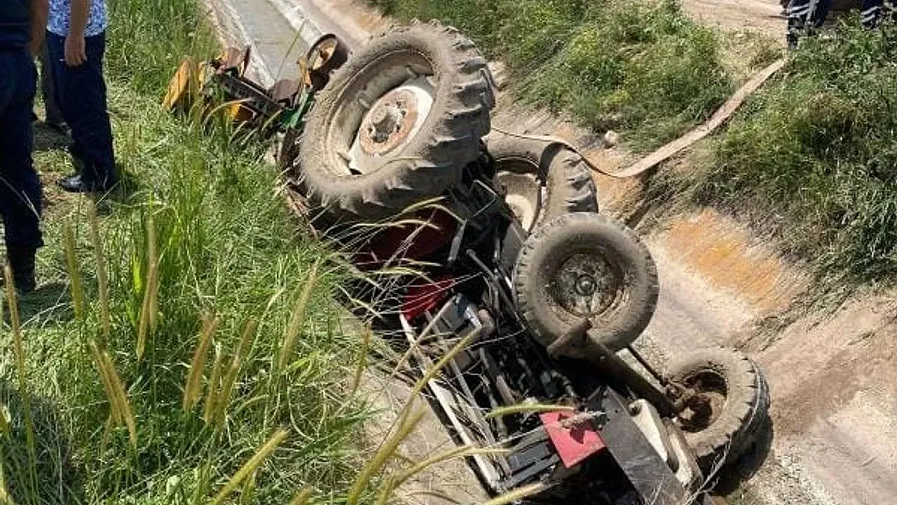 Traktör, sulama kanalına devrildi: 1 ölü