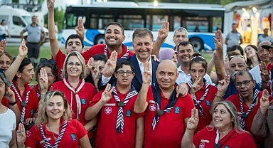Başkan Tugay’dan çocuklara özel ilgi