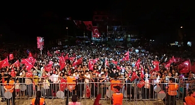 Binlerce Aydınlı İncirliova’da Zafer Bayramı coşkusunu yaşadı