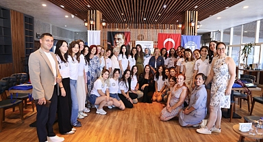 Çeşme Belediye Başkanı Lâl Denizli, TSKF Gençlik ve Liderlik Kampı ’25 açılışında genç kadınlara seslendi