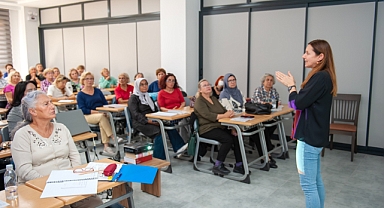 Karşıyaka’nın 3. Yaş Üniversitesi’nde ders zili çaldı!