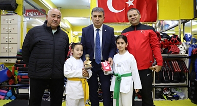 ALKIŞLAR BAŞARILI İL MÜDÜRÜ MURAT ESKİCİ’YE