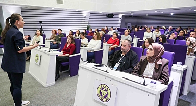 Buca Belediyesi’nden anlamlı adım: Çalışanlarına otizm farkındalık eğitimi verdi