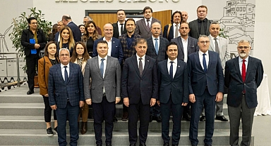 Büyükşehir'in Bütçesi İzmir'e Hayırlı Olsun