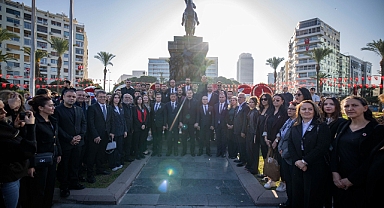 CHP İzmir Ata’sını andı