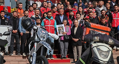 CHP LİDERİ ÖZGÜR ÖZEL MOTOKURYELER İLE BİR ARAYA GELDİ