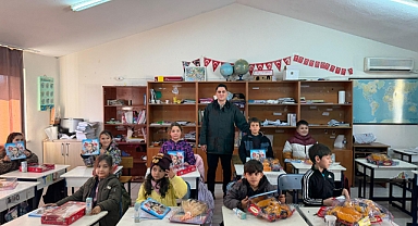 Ülkü Ocakları İzmir İl Başkanlığı’ndan Seferihisar Düzce Köyü İlkokulu’na Kapsamlı Eğitim Desteği