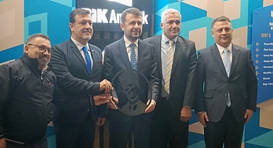 İzmir Basınından İstanbul Çıkartması: Yerel Medyanın Geleceği Masaya Yatırıldı