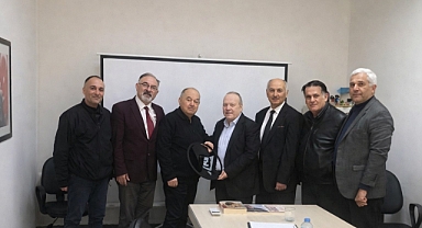 İzmir İçin Sert Tablo: Trafik Kilit, Körfez Alarmda, Su Denize Akıyor