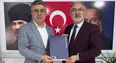 Anahtar Parti İzmir’de Vites Yükseltti: Kadroya Deneyimli İsim, Seferihisar’da Yeni Dönem
