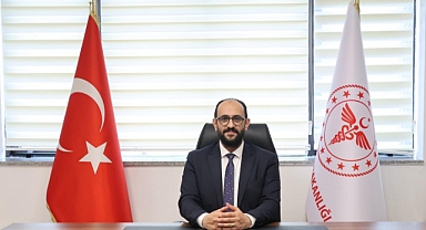 İzmir Buca Seyfi Demirsoy’da Bayrak Değişimi: Doç. Dr. Kamil Yamak Göreve Başladı