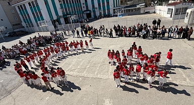 Sessizliğin İçinde Yükselen İstiklal Marşı: Balçova’da Anlamlı 12 Mart Etkinliği