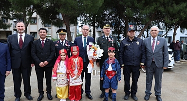 Buca’da 23 Nisan Coşkusu: Kaymakam Gürbüz Çocukların Sevincine Ortak Oldu