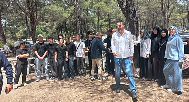 Bayraklı Teşkilatı’ndan Çiçekli Köy’de Sevgi Çıkarması: 