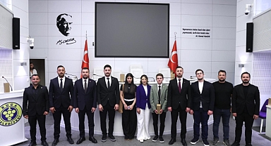 GENÇLER BUCA'DA GELECEĞİ KONUŞTU