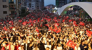 Menemen'de Muhteşem Gece! On Binler Buluştu...