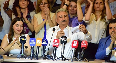 Bursa CHP'de İptal Depremi: Görevden Alma Yazısını Yırtan Yeşiltaş’tan Ankara’ya Sert Tepki