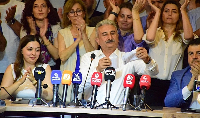 Bursa CHP'de İptal Depremi: Görevden Alma Yazısını Yırtan Yeşiltaş’tan Ankara’ya Sert Tepki
