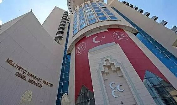 MHP’de Fesih Dalgası Manisa’ya Sıçradı: İl Teşkilatı Kapatıldı, Yeni Başkan Atandı!