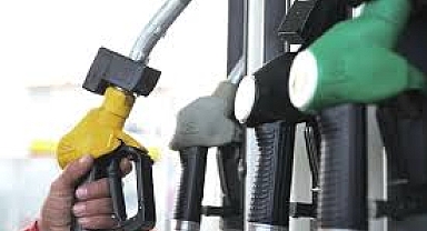 Sürücülerin Gözü Tabelalarda: Motorine Üçüncü İndirim Geldi